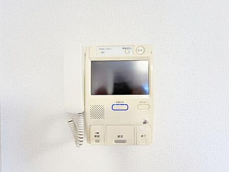 訪問者を確認できるTVモニター付きインターフォンです。