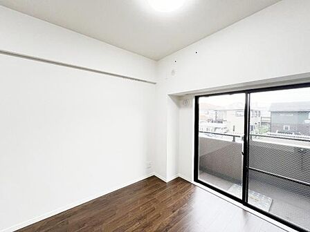 家族団らんの場所としてゆったりと居心地の良いリビングです。
