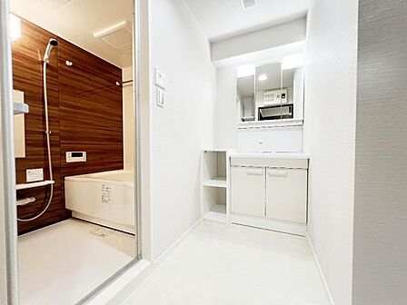 脱衣所は小さなお子様がいるご家庭にも重宝されます。