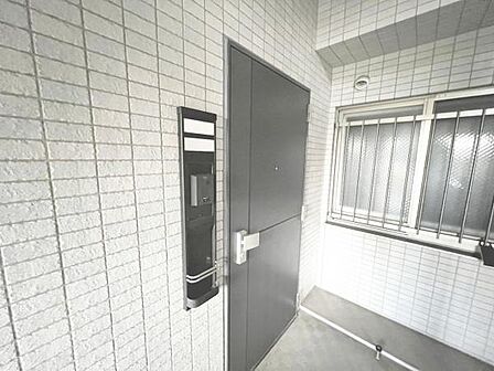 いつも気持ちよくご家族を迎えられる玄関です。