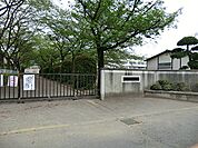 あきる野市立西中学校まで約1320m（徒歩17分）