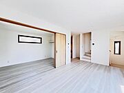 リビングダイニングになります。ご家族そろっての素敵な空間になりそうですね。