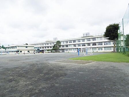 福生市立福生第一小学校まで約330m(徒歩5分)
