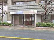 ゆったりとした印象のエントランスです。