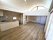 リビングダイニングになります。ご家族そろっての素敵な空間になりそうですね。