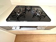 3口コンロで効率よくお料理が可能です。