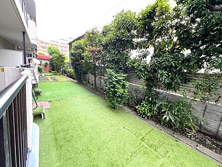お庭スペースは、ガーデニングやお子様との外遊びなど多彩な用途でお楽しみいただけます。