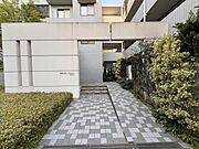 エントランスです。皆様やお客様をお出迎え致します。