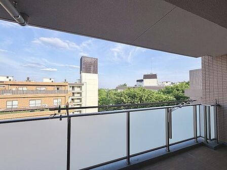 お洗濯ものを気持ち良く太陽の光で干せるのが嬉しいですね。