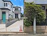 外観：前面道路を含めた現地写真です。