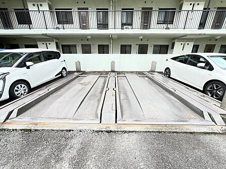 駐車場ももちろん完備しておりますのでお車所有の方にも心強いです。