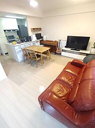 お食事中もキッチンと会話が楽しめるダイニングスペース。ゆったりとした開放的なダイニングキッチンスペースです。ご家族の団らんを演出するダイニングキッチンスペースです。