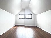 収納が備わっており、子供部屋や在宅ワークスペース等にもおすすめです。