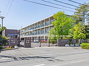 草加市立松原小学校まで約1060m（徒歩14分）