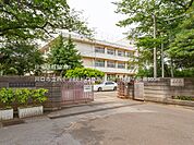 川口市立西中学校まで約900m（徒歩12分）