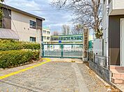 川口市立安行小学校まで約250m（徒歩4分）
