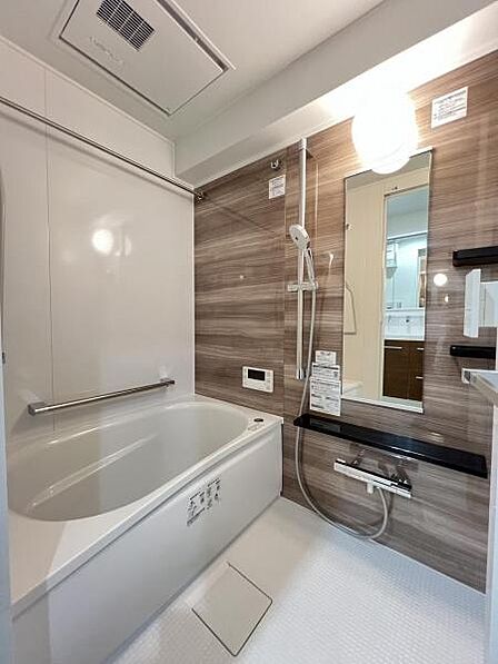 お風呂でほっとひといき。1日の疲れを癒しましょう。