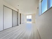 将来子供部屋として1部屋を2つの部屋にアレンジできるフレキシブルルームです。
