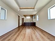 家族団らんの場所としてゆったりと居心地の良いリビングです。