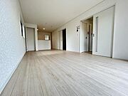 家族団らんの場所としてゆったりと居心地の良いリビングです。