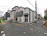 外観：前面道路を含めた現地写真です。