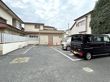 来客用駐車場です。