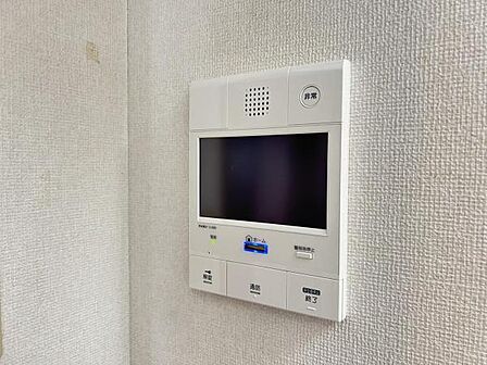 訪問者を確認できるTVモニター付きインターフォンです。