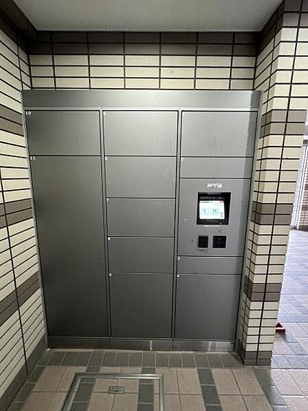 不在時にも荷物を受け取れる宅配ボックス。