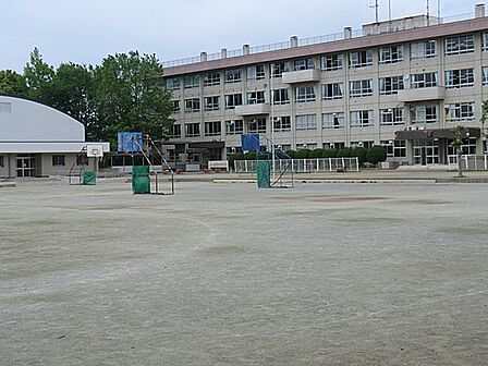 川越市立川越第一中学校まで約750m(徒歩10分)