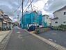 外観：前面道路を含めた現地写真です。