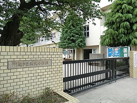 川越市立仙波小学校まで約210m(徒歩3分)