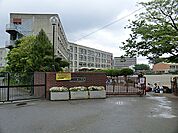 島小学校まで約1200m（徒歩15分）
