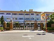 さいたま市立西浦和小学校まで約950m（徒歩12分）