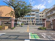 さいたま市立木崎小学校まで約800m（徒歩10分）