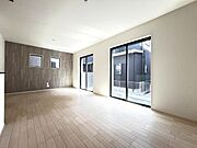 リビングダイニングになります。ご家族そろっての素敵な空間になりそうですね。