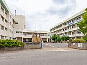 越谷市立北陽中学校まで約1230m（徒歩16分）