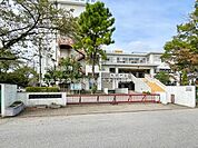 越谷市立大袋中学校まで約350m（徒歩5分）