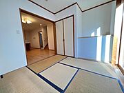 和室スペースです。畳のお部屋は寛げる空間ですね。