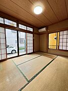 和室スペースです。畳のお部屋は寛げる空間ですね。