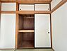 収納：いつでもお部屋をスッキリお使い頂ける収納スペースを設置。