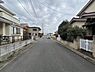 外観：前面道路を含めた現地写真です。ぜひ周辺環境も併せてご覧ください。