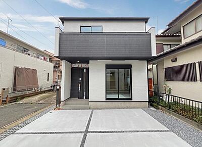 外観:現地写真です。建物完成済・ご家族揃って建物と街並みをご覧いただけます。 外観:現地写真です。建物完成済・ご家族揃って建物と街並みをご覧いただけます。
