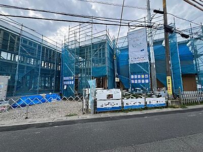 外観:現地写真です。一生懸命建築中です。完成が楽しみですね。 外観:現地写真です。一生懸命建築中です。完成が楽しみですね。