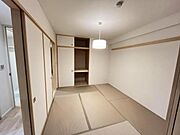 和室スペースです。畳のお部屋は寛げる空間ですね。