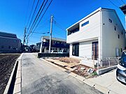 南道路で陽当たり良好。
