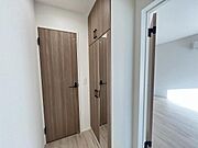 綺麗で明るい玄関でお客様をお迎えいただけます。