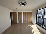 中の物を確認しやすく、取り出しやすい収納スペース。お部屋を広々とお使いいただけます。