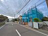 外観：前面道路を含めた現地写真です。
