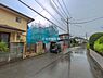 外観：前面道路を含めた現地写真です。