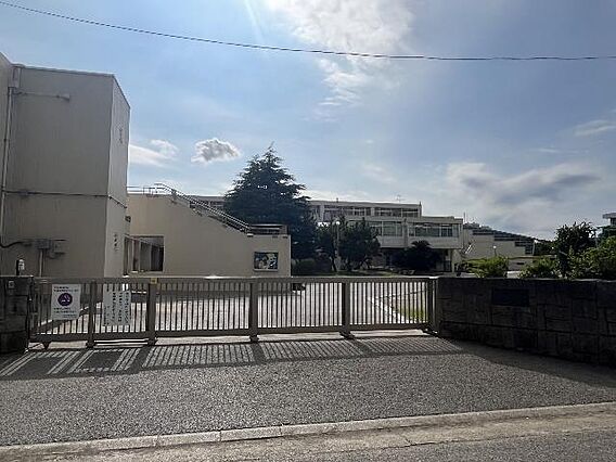 幸町第三小学校...
